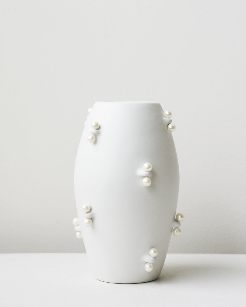 Pinched - Small Vase In Matte White w/ Freshwater Pearl