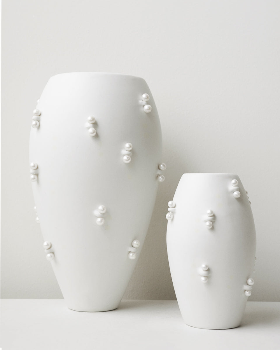 Pinched - Small Vase In Matte White w/ Freshwater Pearl