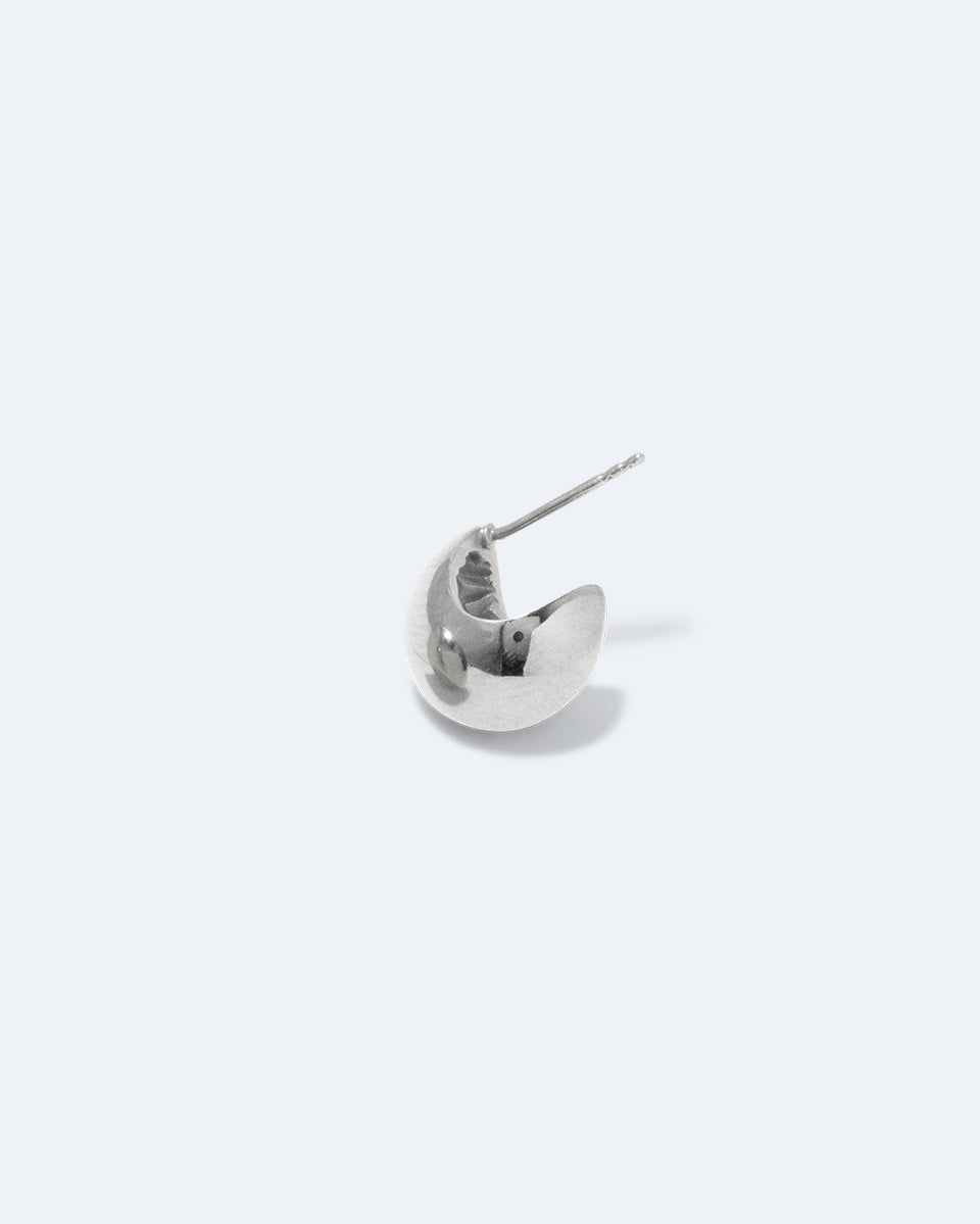 H39 - Platinum Plated Earring