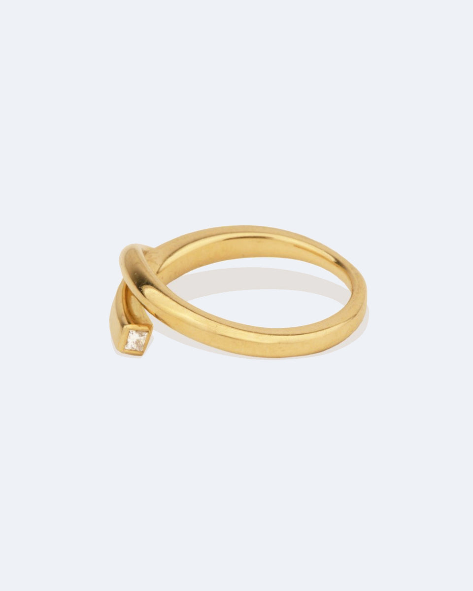 A River in the Dales - 18 Carat Yellow Gold and Diamond Ring
