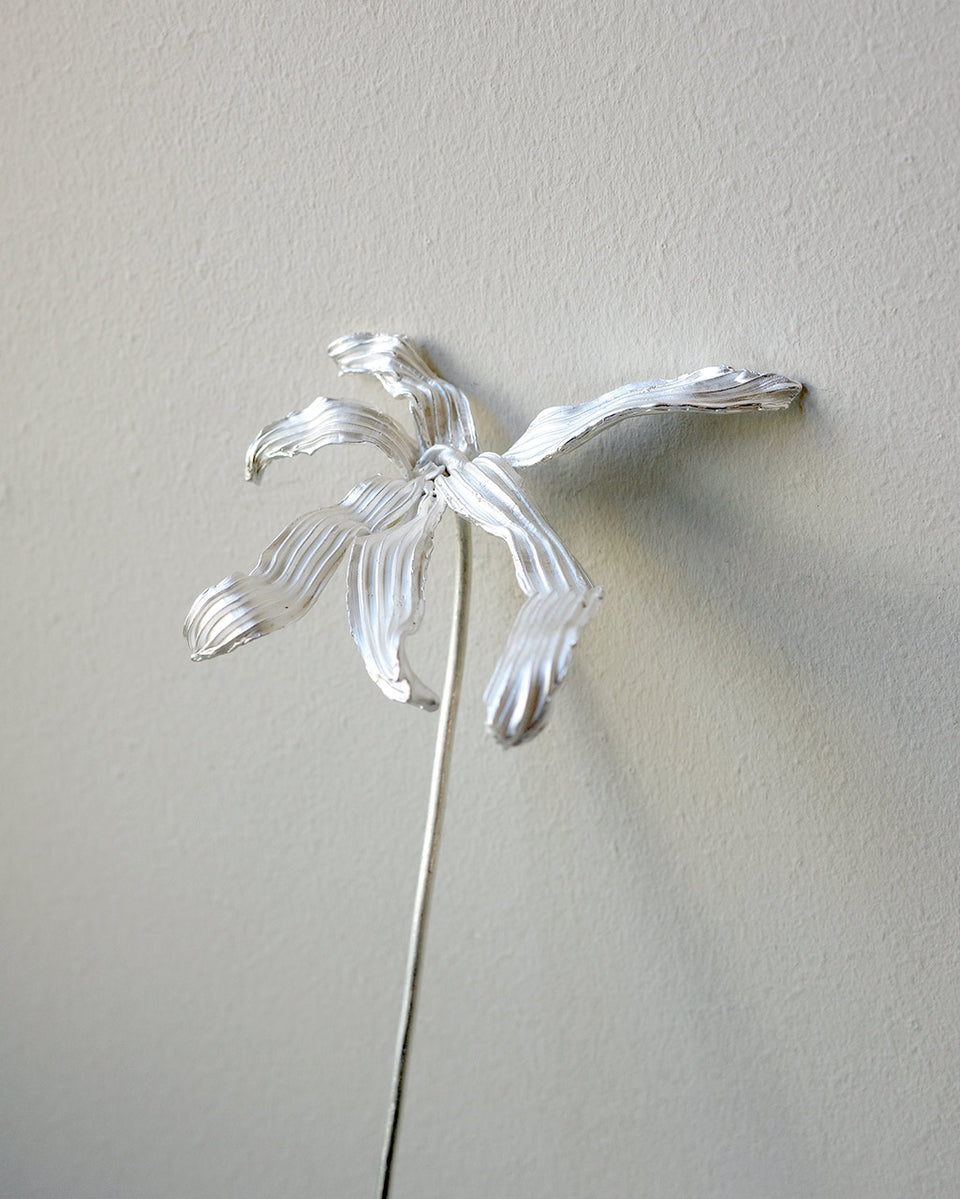 The Ebb - Flower Ornament in Silver