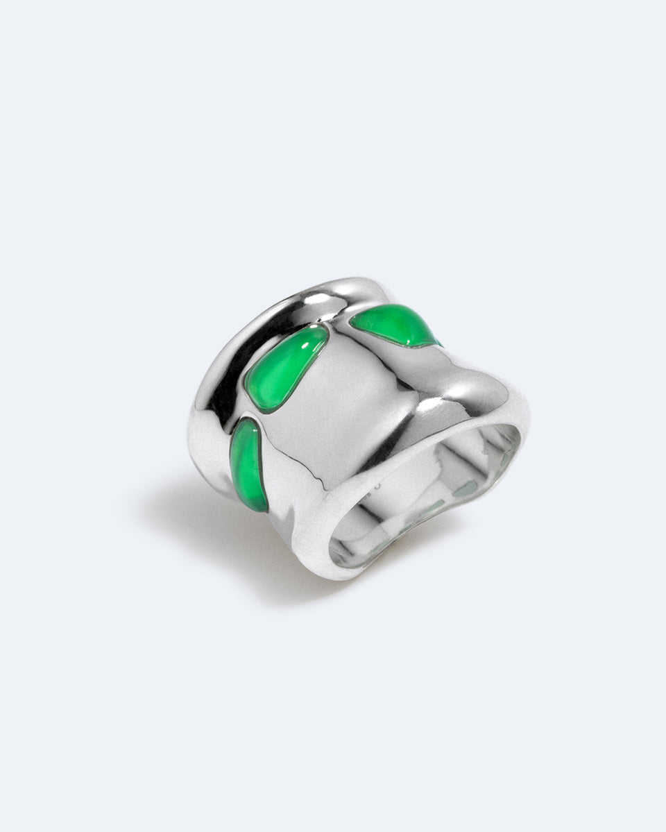 Cobblestones - Green Resin Stone and Silver Plated Ring