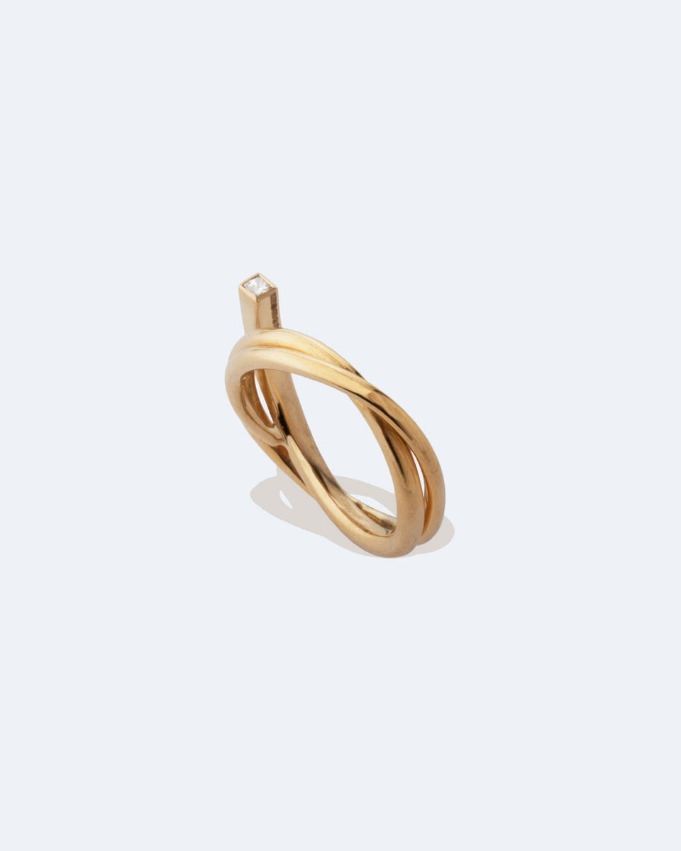 An Archaeology of the Industrial Age - 18 Carat Yellow Gold and Diamond Ring