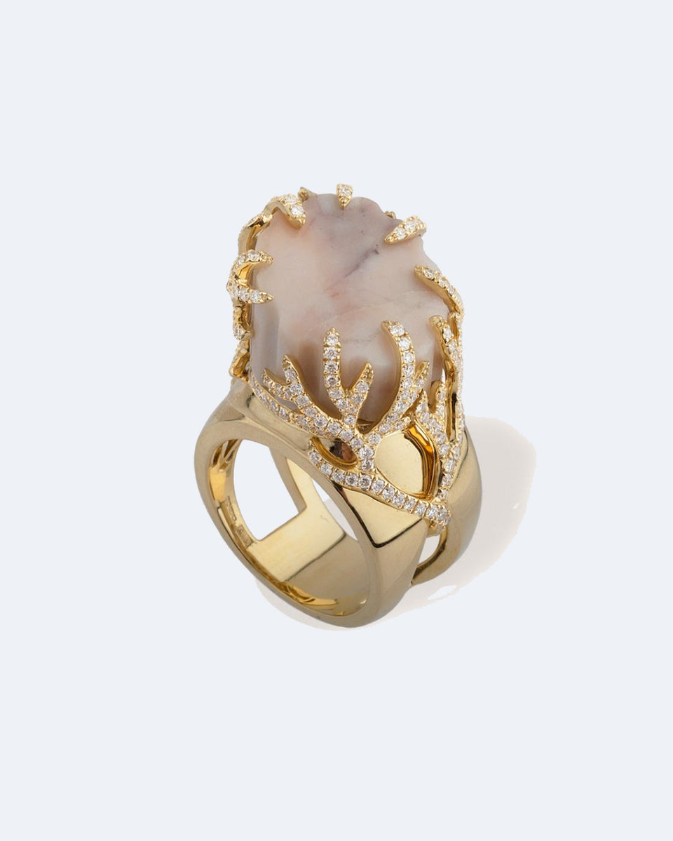 The Death of Sophocles - 18 Carat Yellow Gold, Marble and Diamond Ring