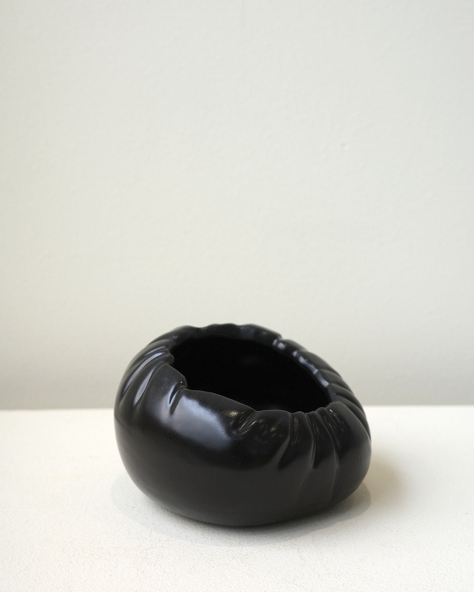 Croissant - Small Bowl in Matte Black