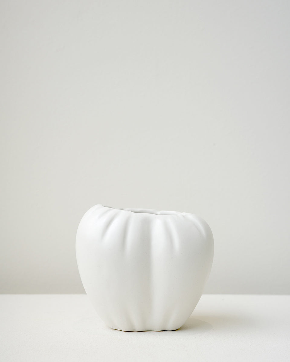 B72 - Small Vase in Matte White
