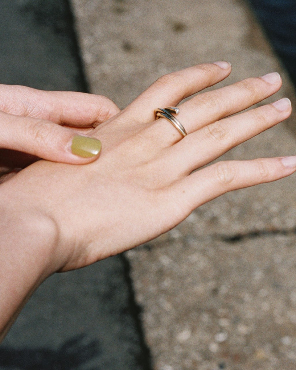 An Archaeology of the Industrial Age - 18 Carat Yellow Gold and Diamond Ring