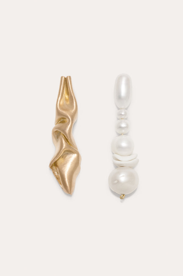 "Notsobig" Crumple - Pearl and Ceramic Gold Vermeil Earrings