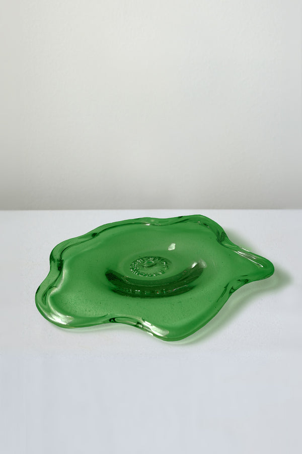 Pond - Medium Recycled Glass Dinner Plate in Leaf Green