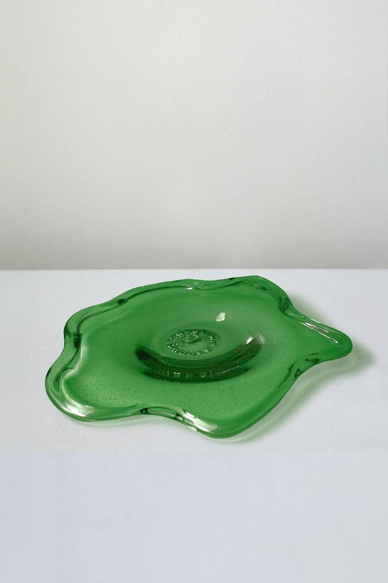 Pond - Medium Recycled Glass Dinner Plate in Leaf Green