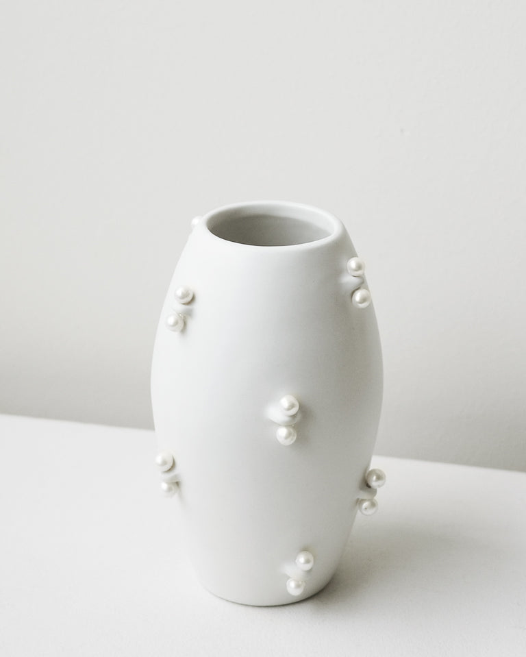 Pinched - Small Vase In Matte White w/ Freshwater Pearl