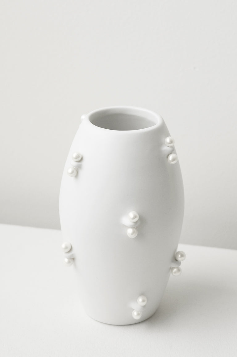 Pinched - Small Vase In Matte White w/ Freshwater Pearl