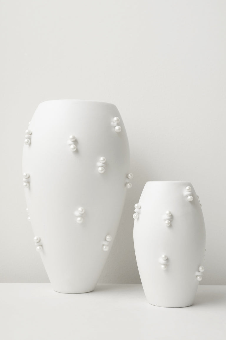 Pinched - Small Vase In Matte White w/ Freshwater Pearl