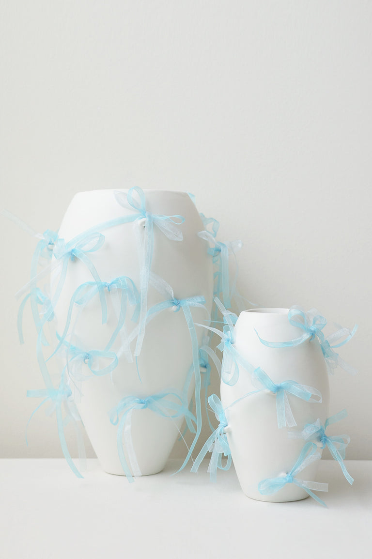 Pearly Pearl - Small Vase In Matte White w/ Organza Ribbon