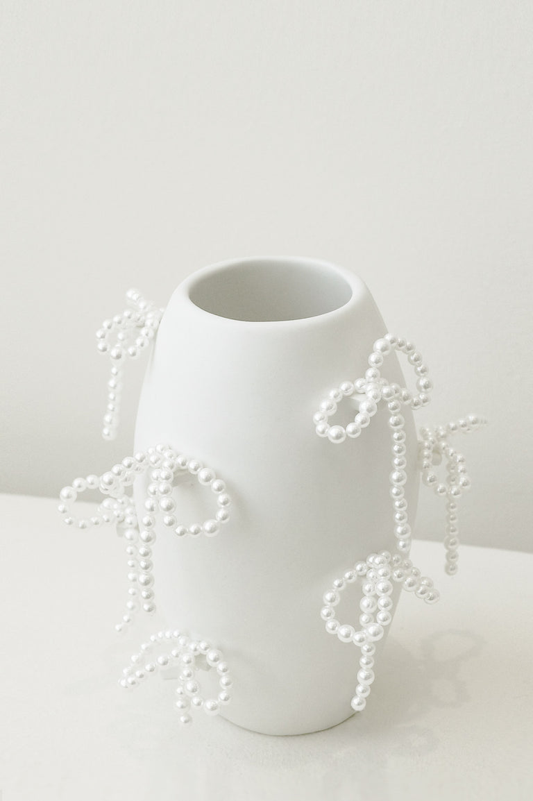 Pearly Pearl - Small Vase In Matte White w/ Faux Pearl Bows