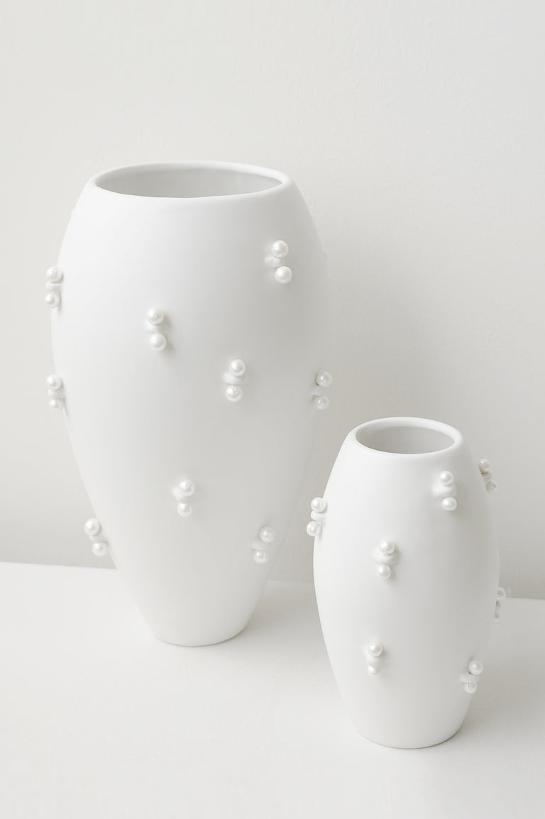 Pearly Pearl - Large Vase In Matte White w/ Freshwater Pearl