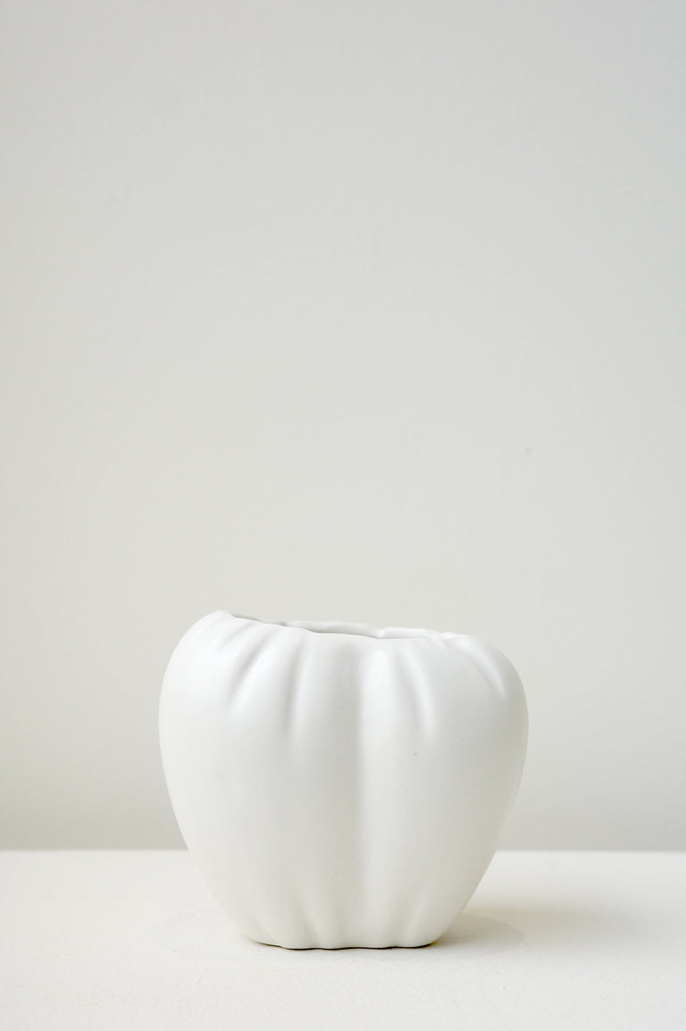 B72 - Small Vase in Matte White