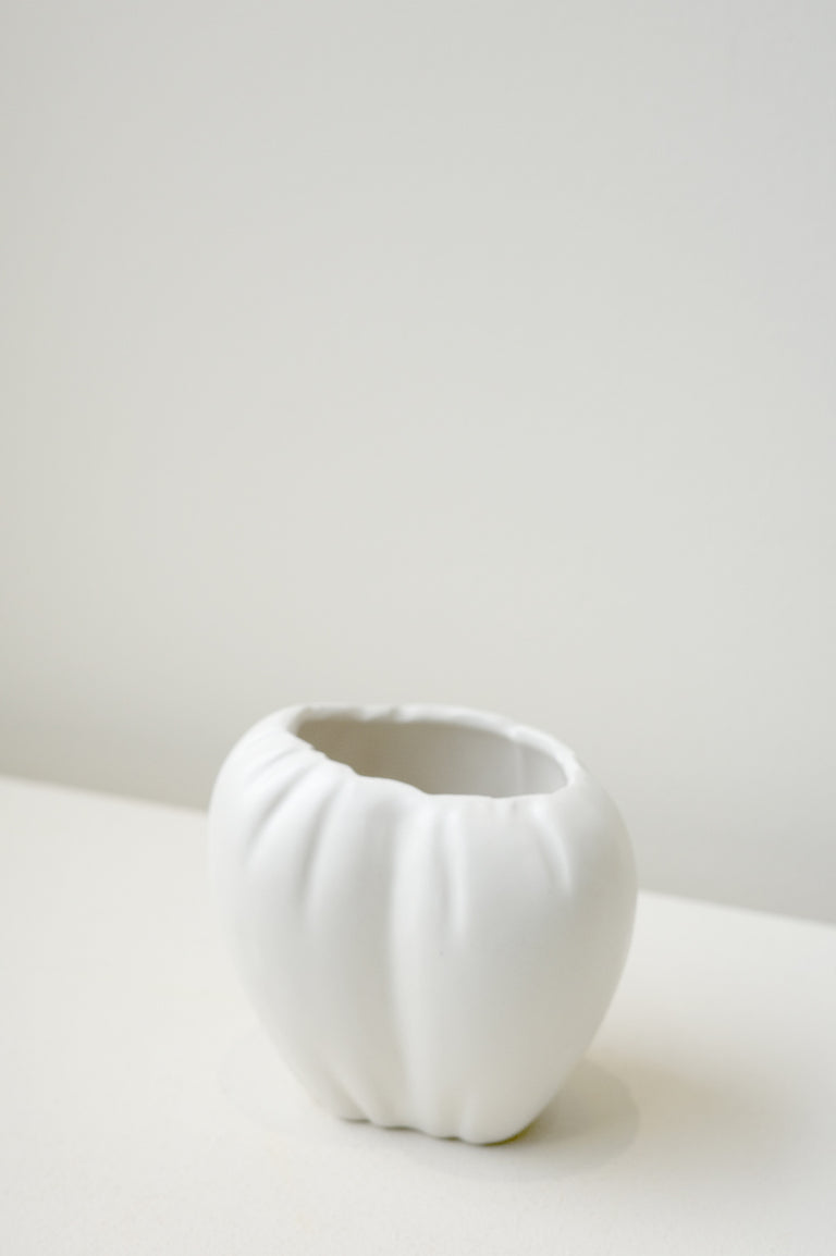 B72 - Small Vase in Matte White