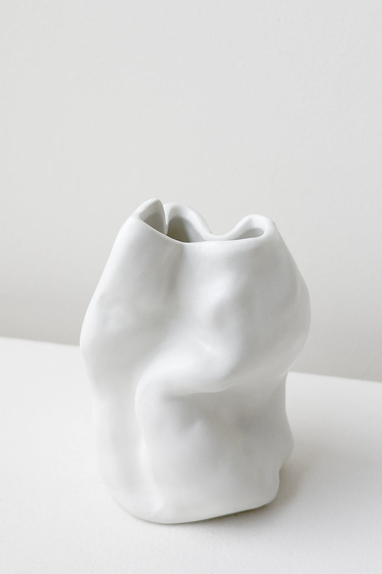 B90 - Large Vase in Matte White