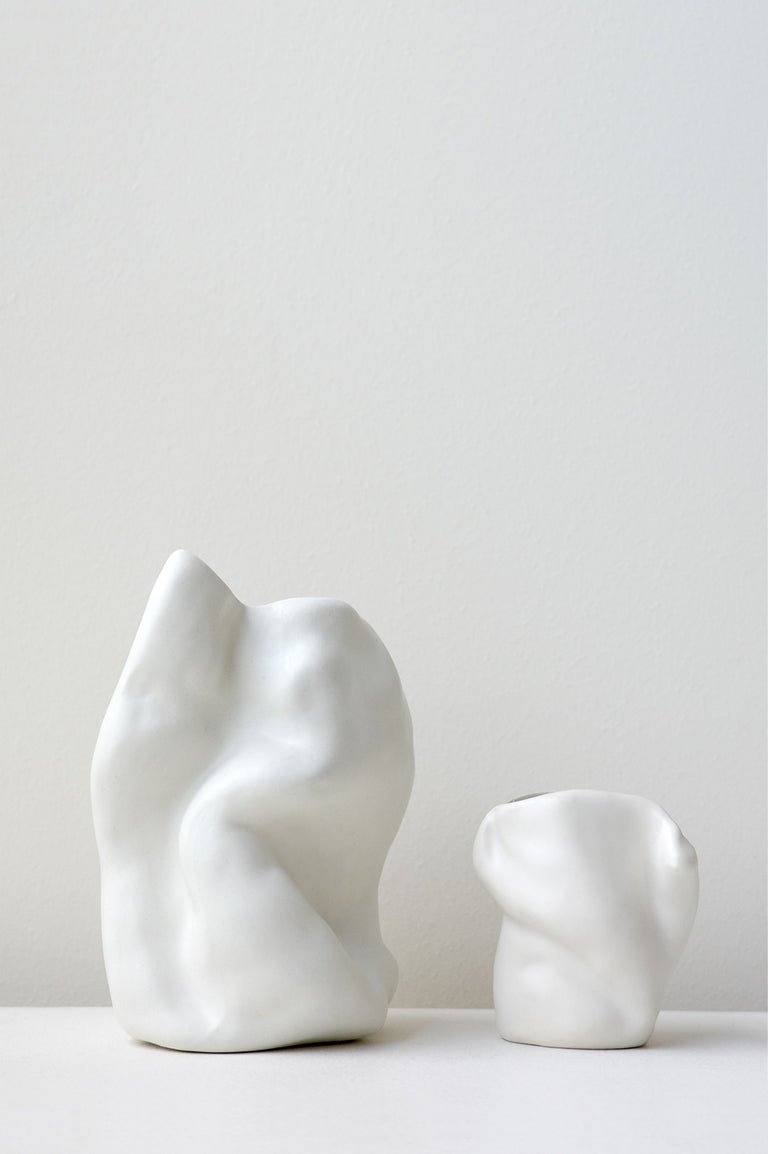 B90 - Large Vase in Matte White