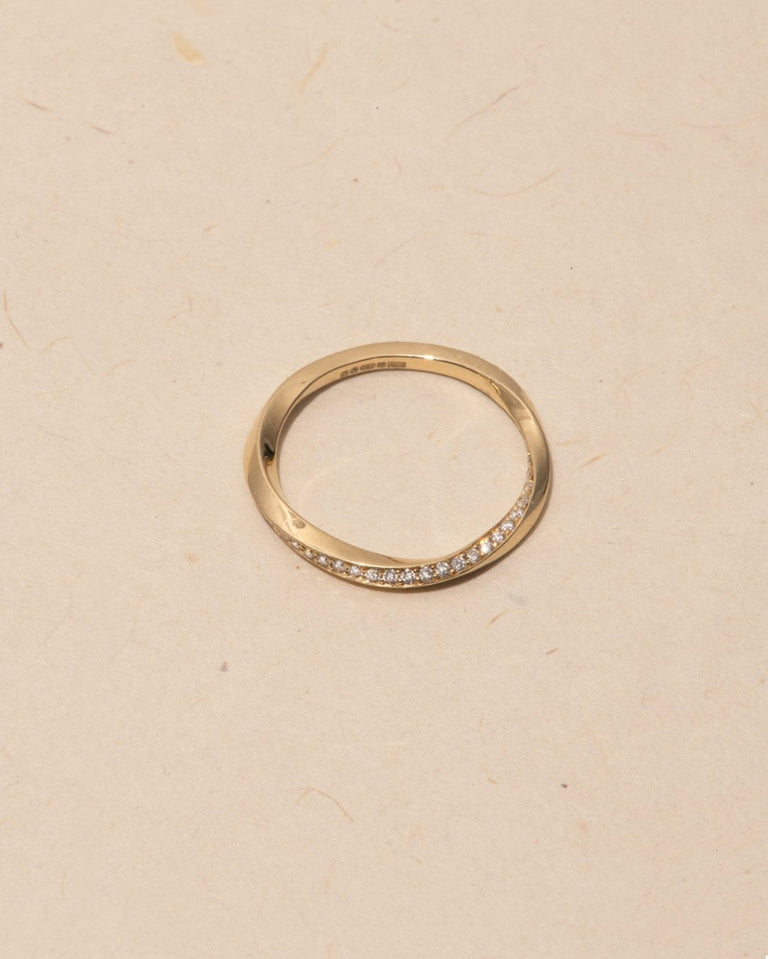 The Phases of the Moon - 18 Carat Yellow Gold and Diamond Ring