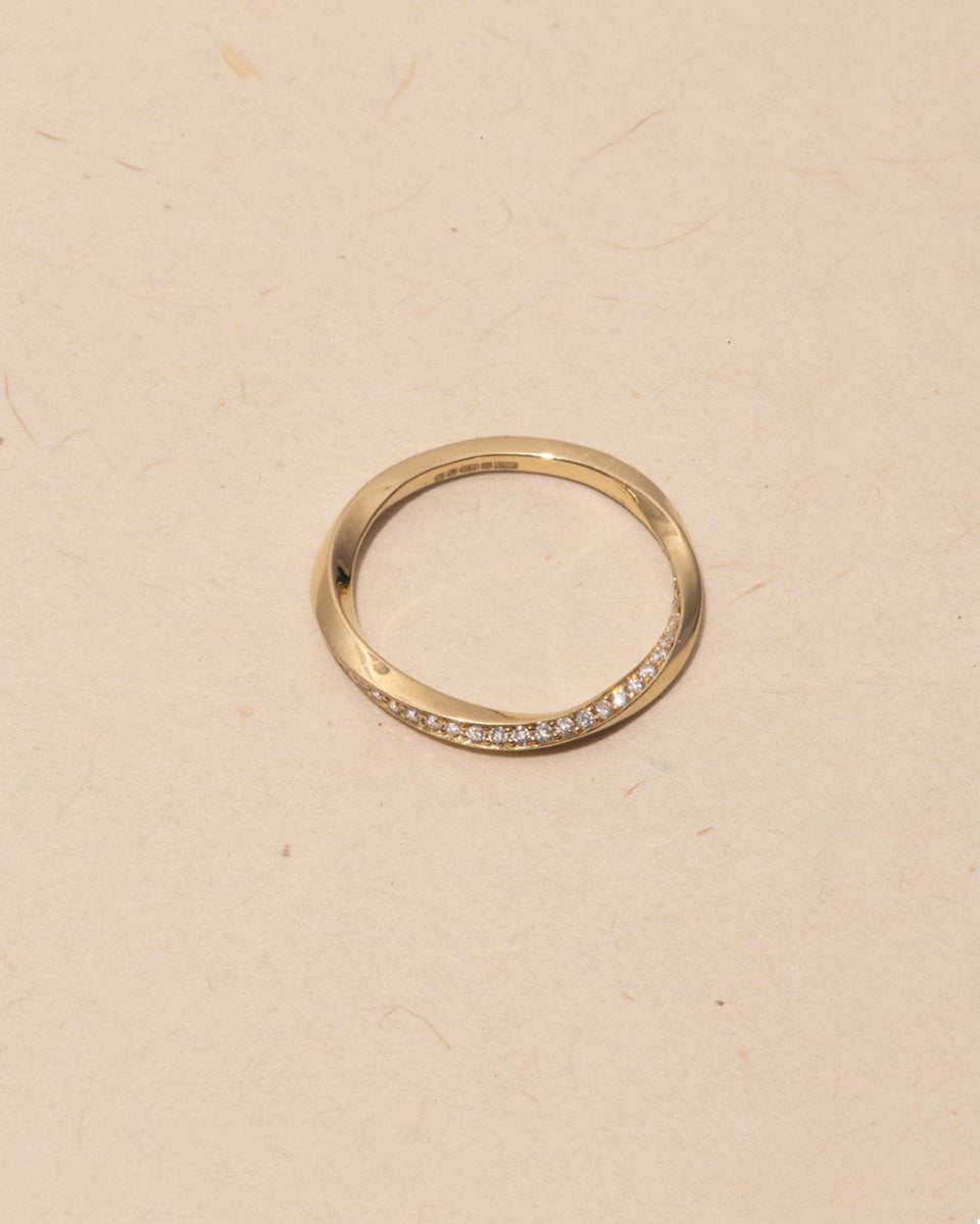 The Phases of the Moon - 18 Carat Yellow Gold and Diamond Ring