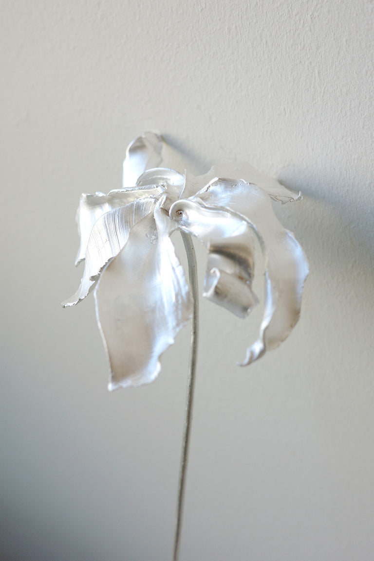 L57 - Flower Ornament in Silver