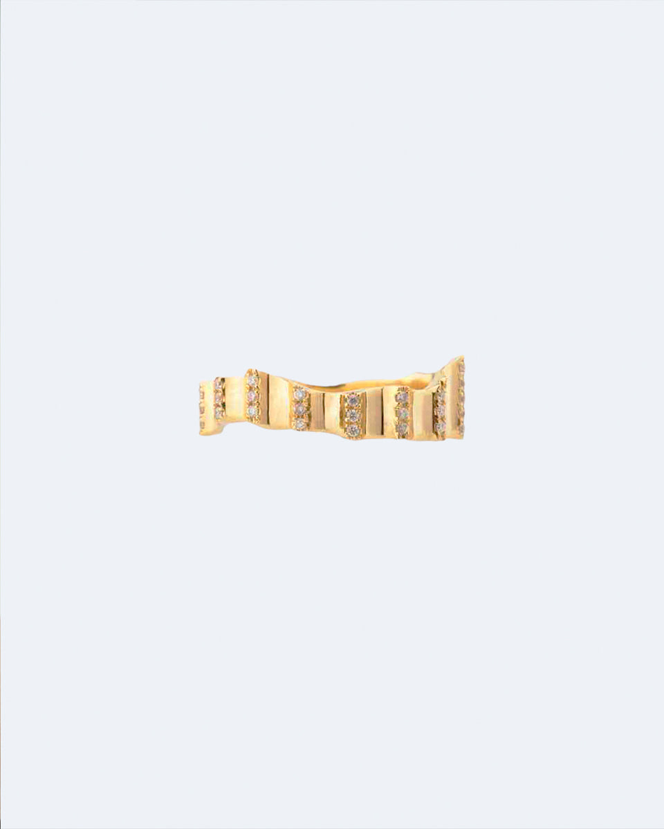 Fragment - 18 Carat Yellow Gold and Diamond Band Ring