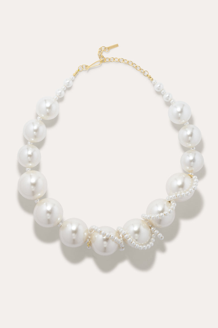 The Arcs of the Moon - Pearl and Gold Plated Necklace