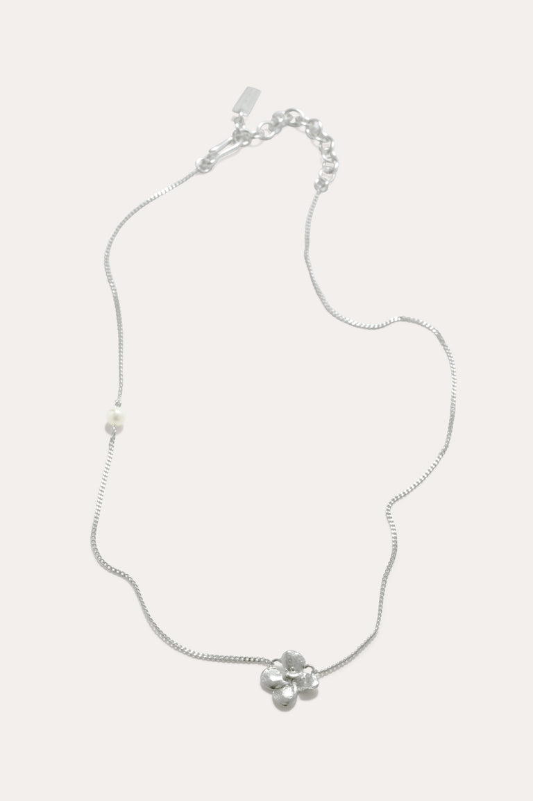 R2237 - Pearl and Silver Plated Necklace