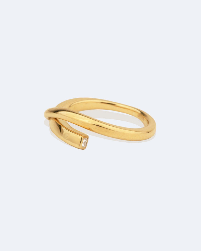 A River in the Dales - 18 Carat Yellow Gold and Diamond Ring