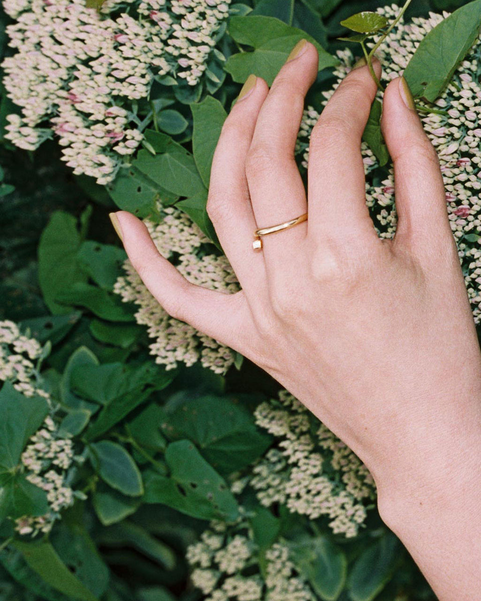 A River in the Dales - 18 Carat Yellow Gold and Diamond Ring