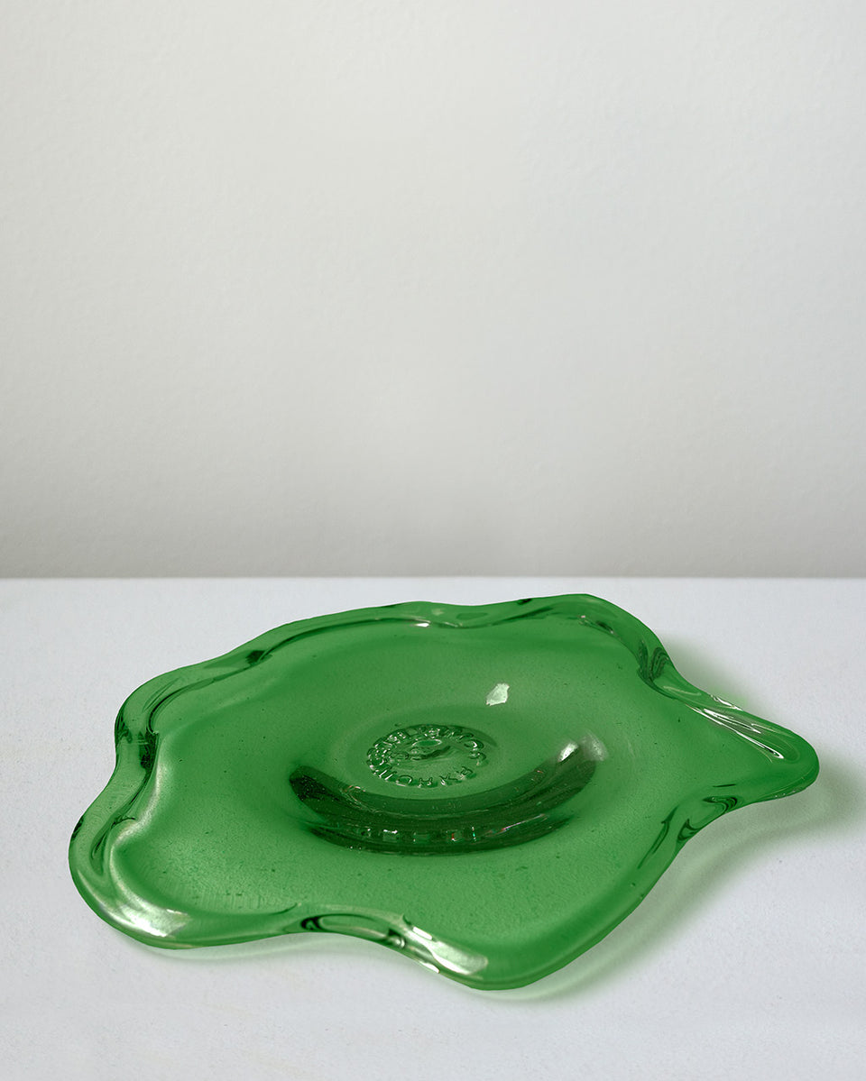 Pond - Medium Recycled Glass Dinner Plate in Leaf Green
