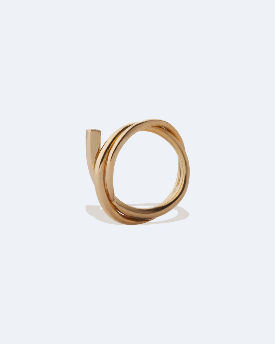 An Archaeology of the Industrial Age - 18 Carat Yellow Gold and Diamond Ring