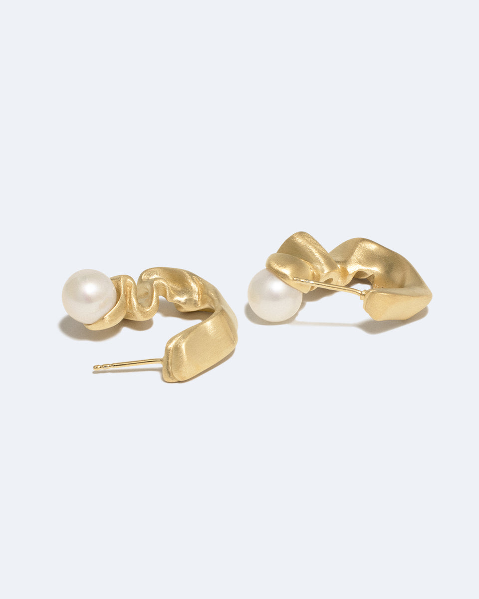 Crumple II - Pearl and Recycled Gold Vermeil Earrings