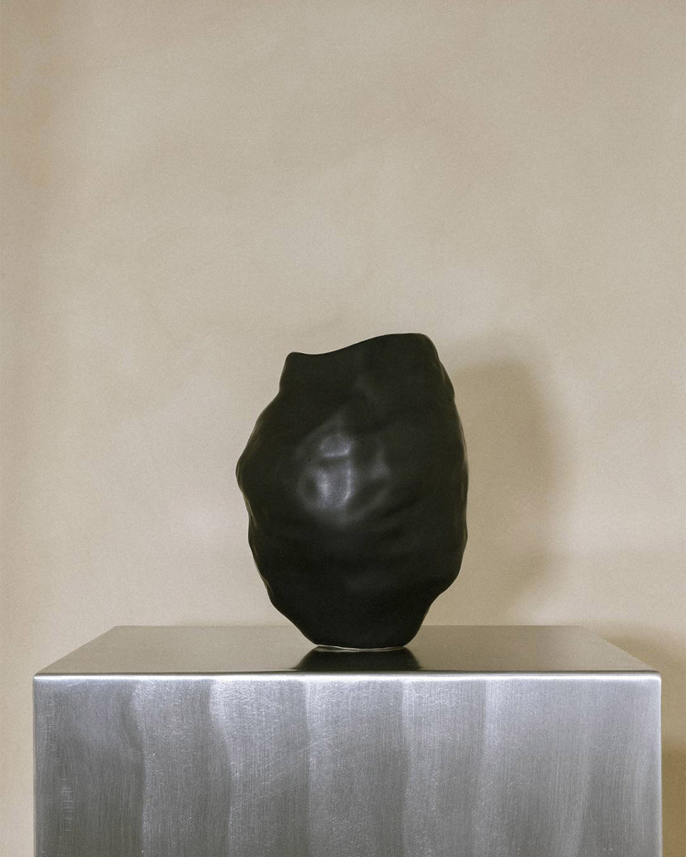 Onyx - Large Vessel in Matte Black