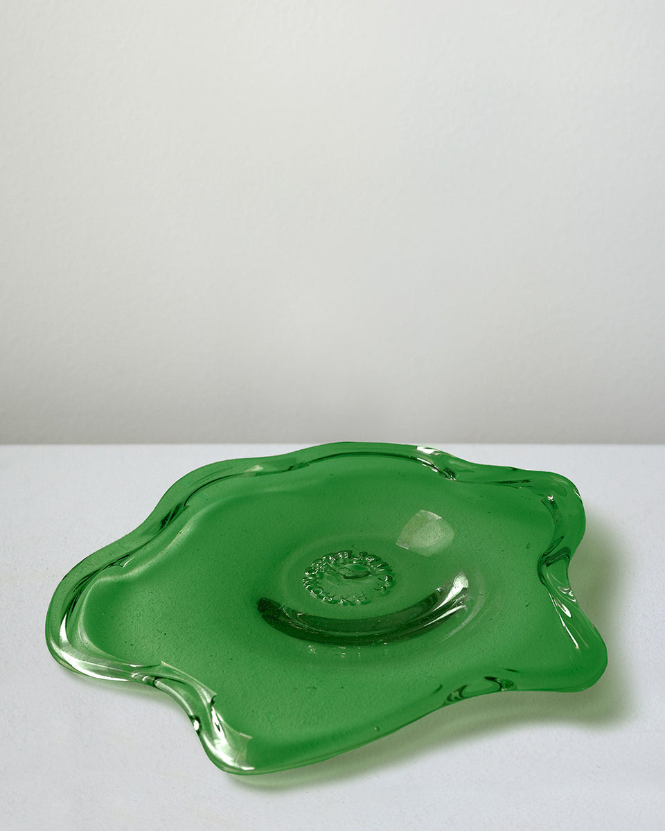 Pond - Medium Recycled Glass Dinner Plate in Leaf Green