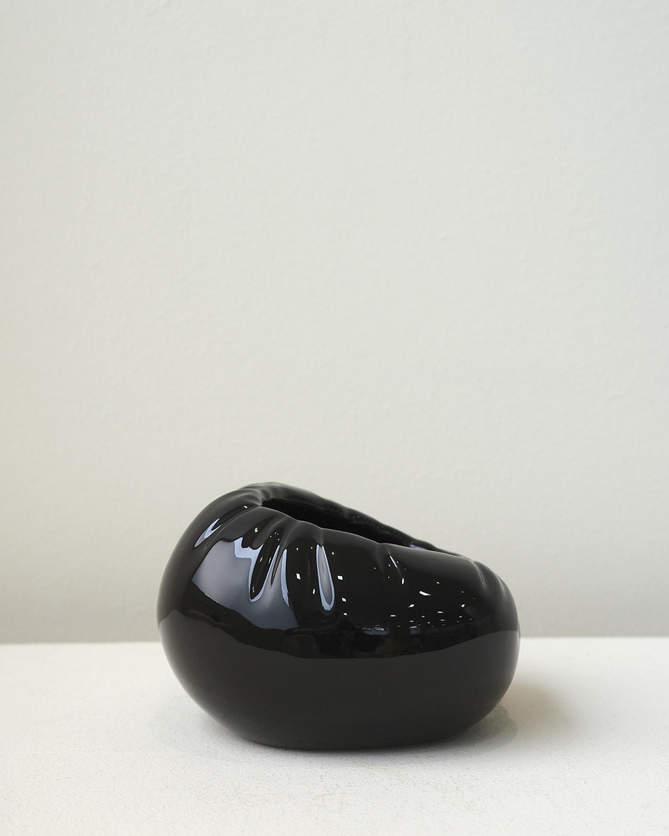 Croissant - Small Bowl in Gloss Black