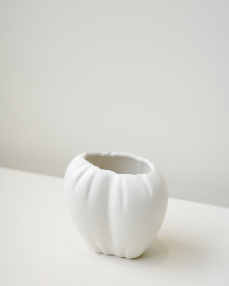 B72 - Small Vase in Matte White
