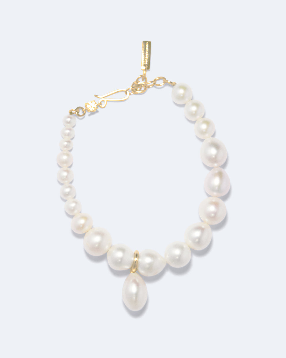 A Quiet Loop - Pearl and Zirconia Recycled Gold Vermeil Bracelet