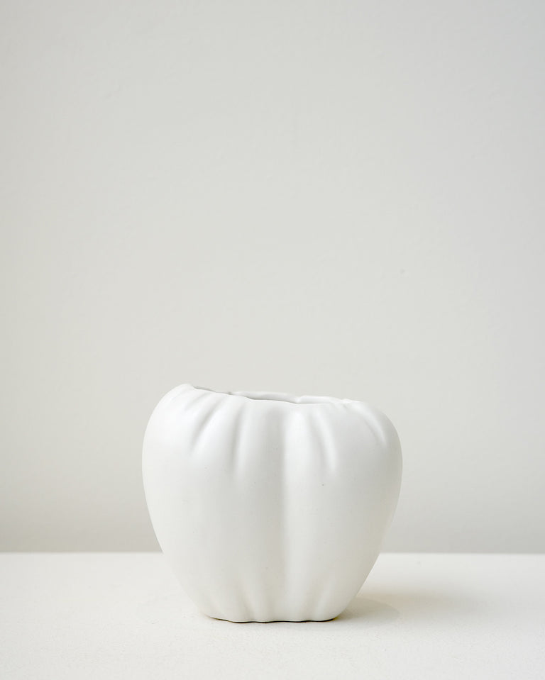 B72 - Small Vase in Matte White