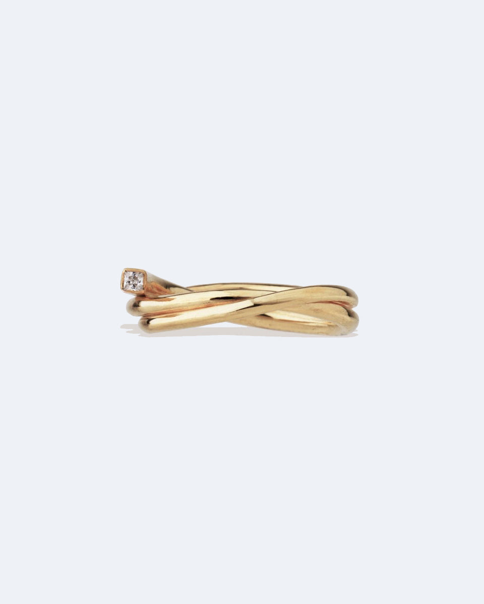 An Archaeology of the Industrial Age - 18 Carat Yellow Gold and Diamond Ring
