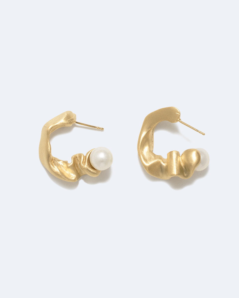 Crumple II - Pearl and Recycled Gold Vermeil Earrings