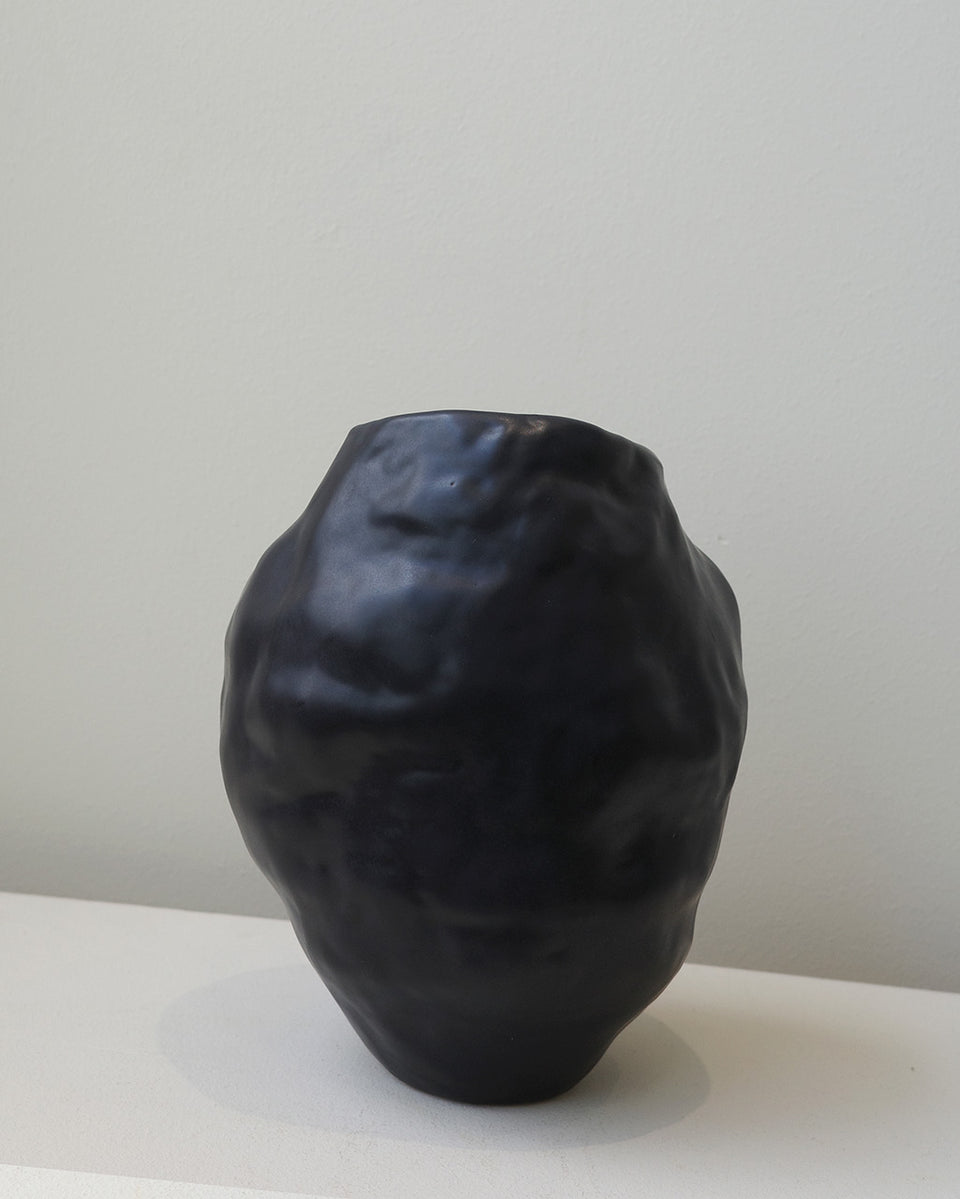 Onyx - Large Vessel in Matte Black