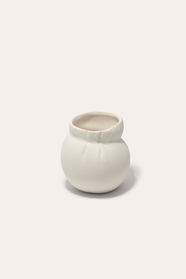 Squeezed - Cup in Matte White