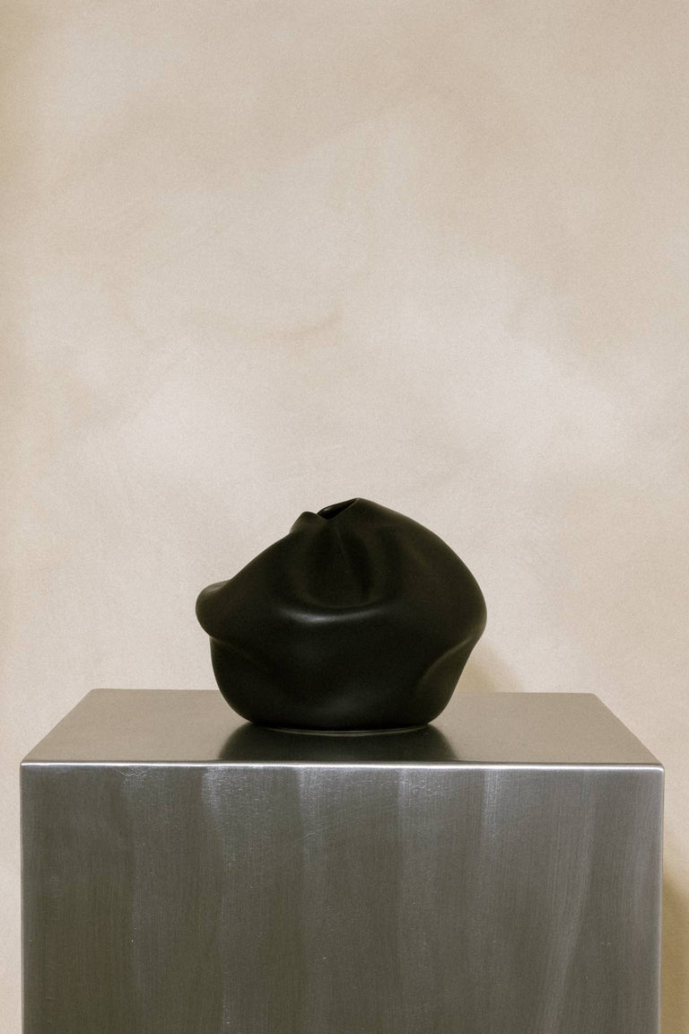 Compound - Vessel in Matte Black