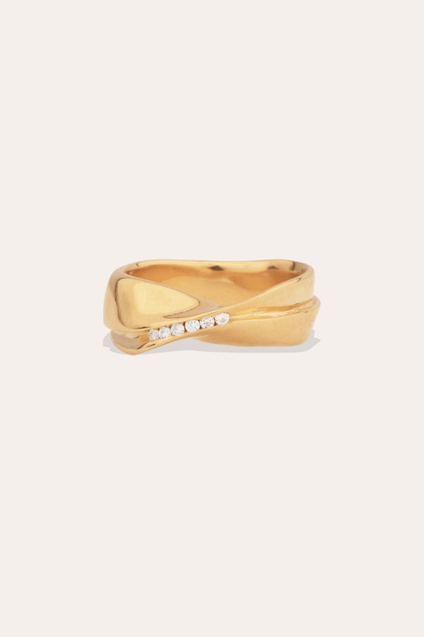 Cascading - 18 Carat Yellow Gold and Diamond Ring