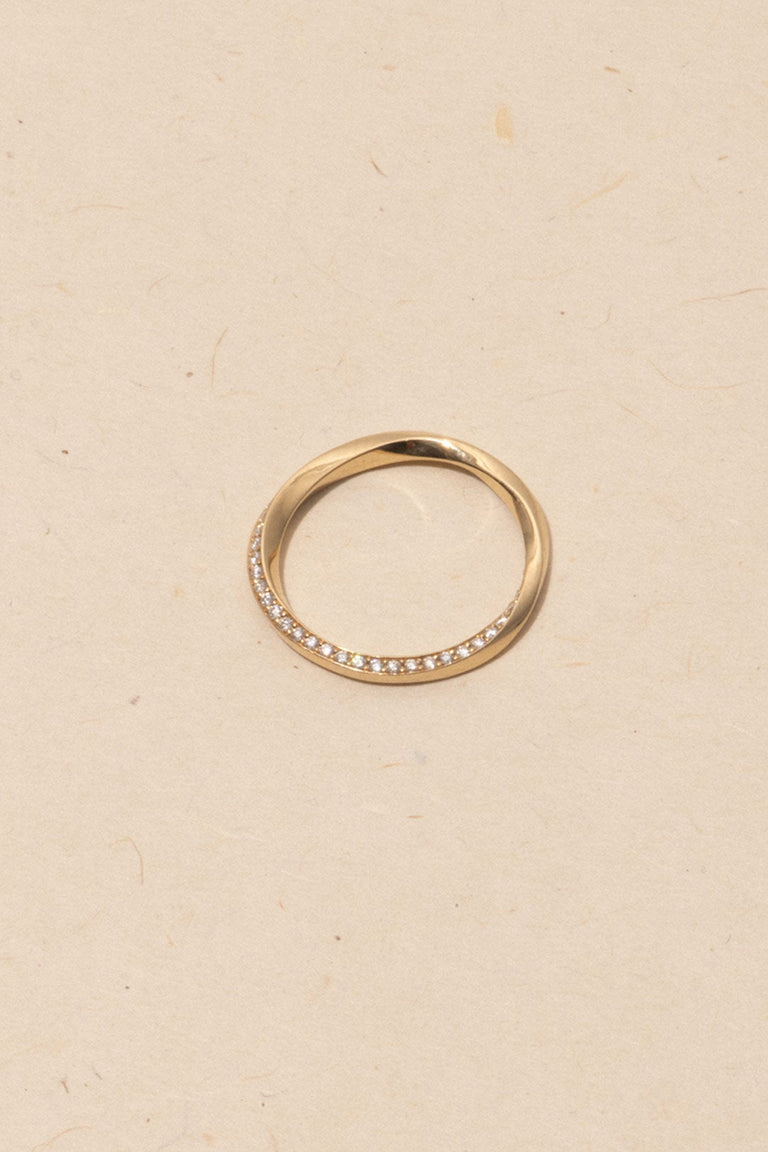The Phases of the Moon - 18 Carat Yellow Gold and Diamond Ring