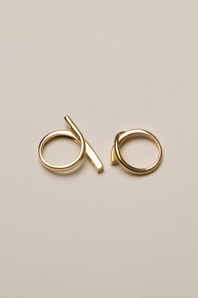 A River in the Dales - 18 Carat Yellow Gold and Diamond Ring
