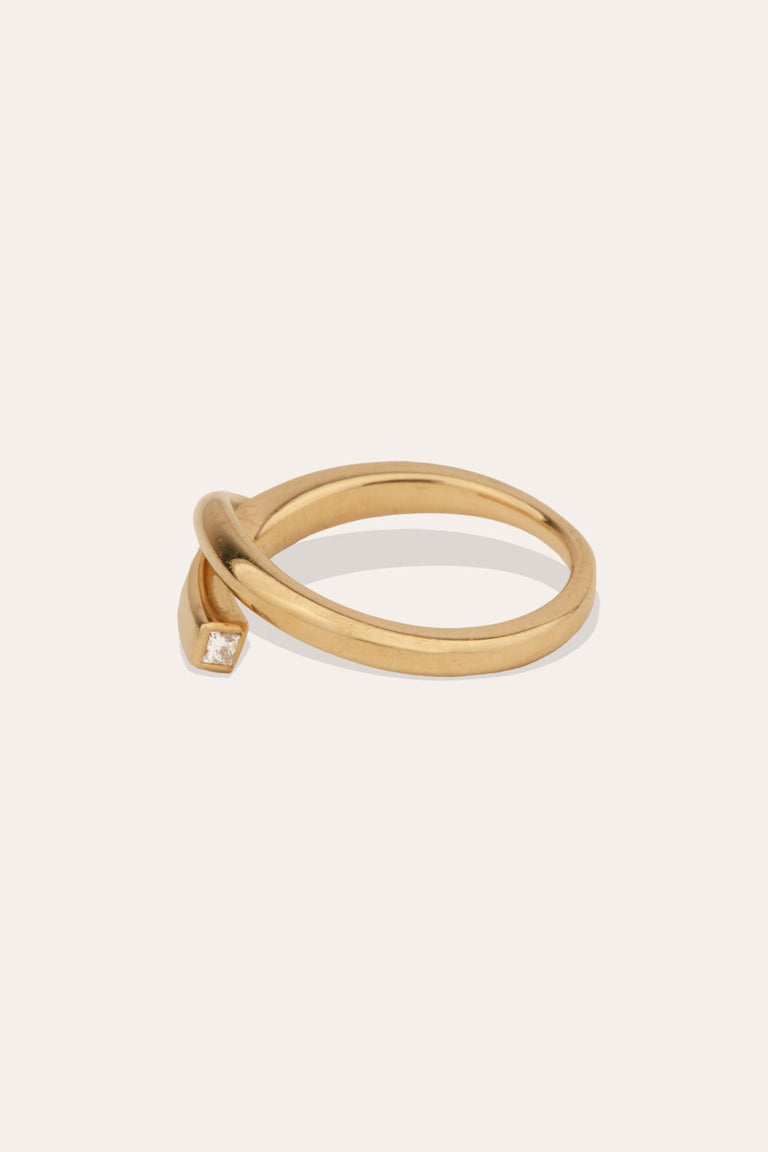 A River in the Dales - 18 Carat Yellow Gold and Diamond Ring
